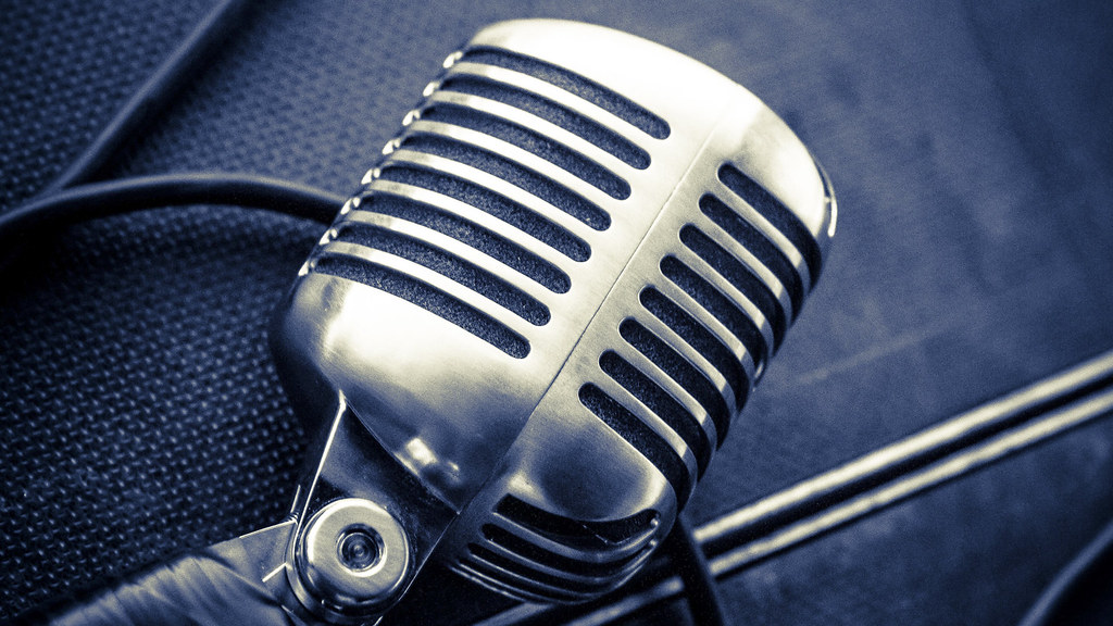 Press microphones and newspapers