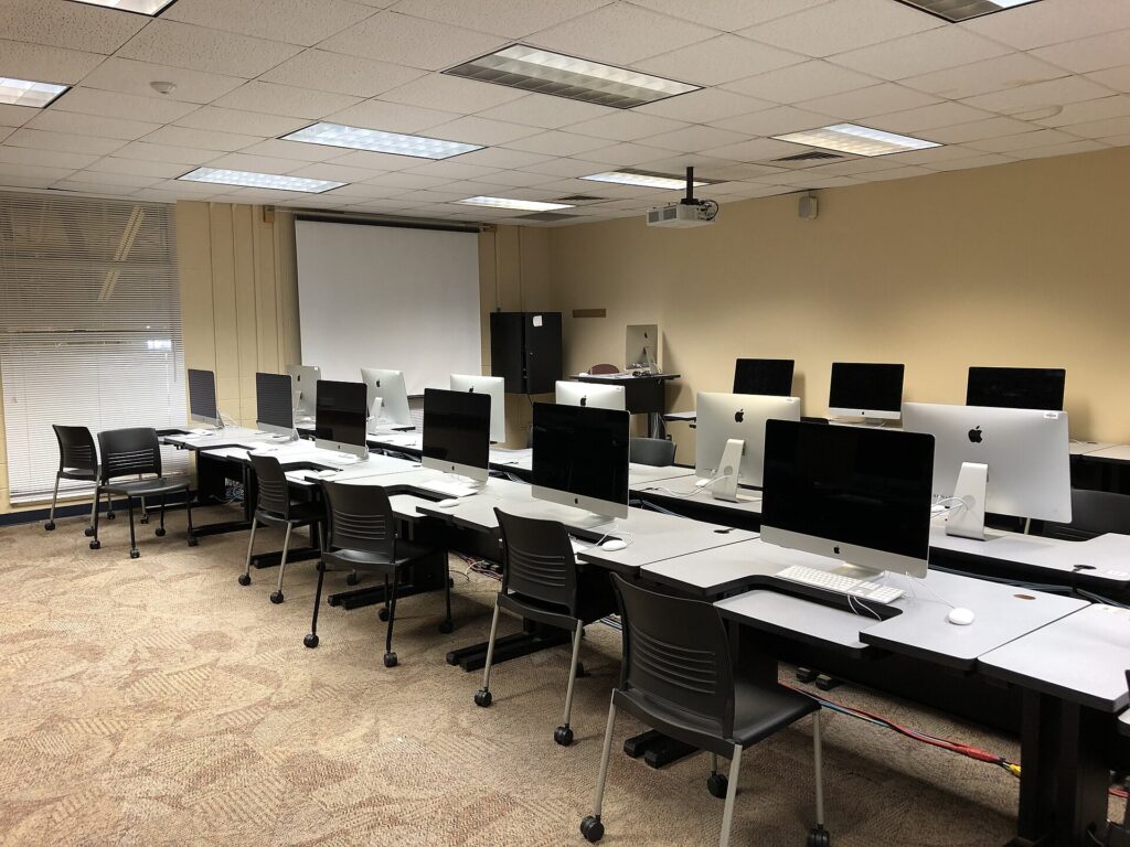 Macintosh Computer Lab