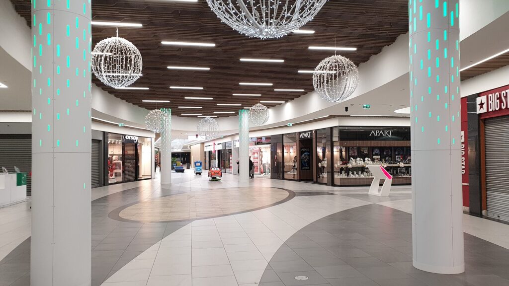 Platan shopping mall in Zabrze interior, afer renovation (Jan 2019)