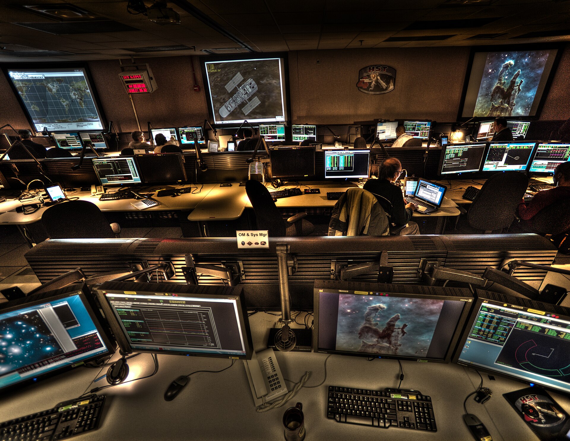 Hubble Space Telescope Control Room Goddard Space Flight Center (GSFC-2015-5027-014 018)