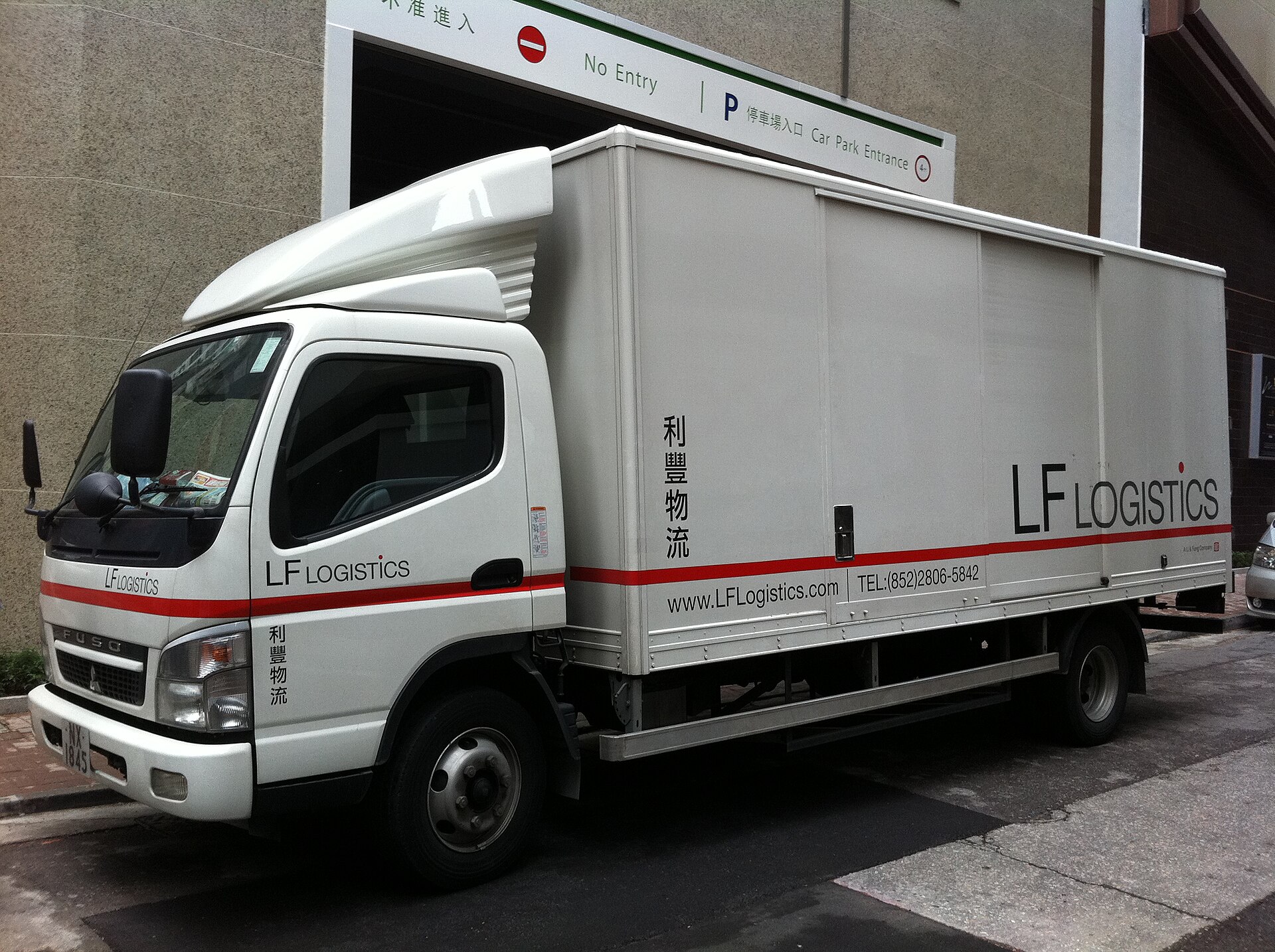 HK Sheung Wan Fuso truck LF Logistics Lee & Fung group Dec-2012